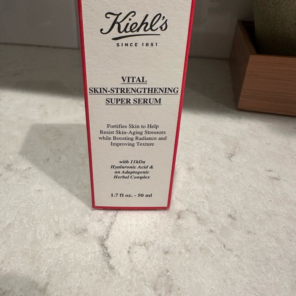 Kiehl's Vital Skin-Strengthening Super Serum - White & Red Packaging